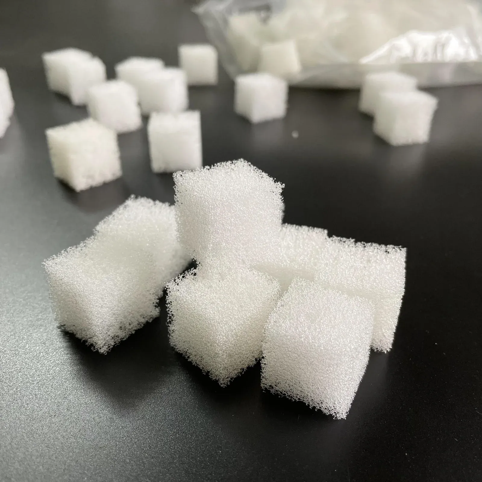 Hydrophilic polyurethane sponge media product photograph 3